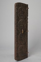 浮雕人面百步蛇紋木盾藏品圖，第4張