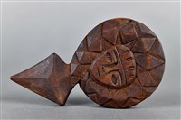 人面百步蛇紋蠟板藏品圖，第1張