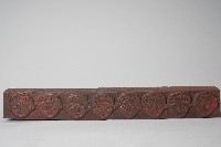 浮雕人面木製雙人枕藏品圖，第1張