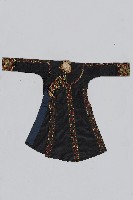 刺繡黑底女長衣藏品圖，第1張