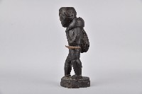 肩扛山豬立像人偶藏品圖，第4張