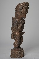 肩扛山羊男性獵人立像藏品圖，第4張