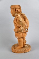 揹山豬持槍獵人木製人偶藏品圖，第2張