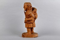 獵人肩扛山豬右手持獵槍立像人偶藏品圖，第2張