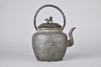 錫製獅身紐素面提手壺藏品圖，第2張