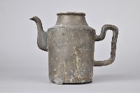 獅身鈕素面把手壺-壺身藏品圖，第2張