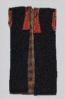 刺繡黑底卑南王長衣藏品圖，第1張