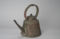 素面細長嘴銅合金製茶壺藏品圖，第2張