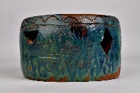 墨綠釉陶矮凳藏品圖，第3張