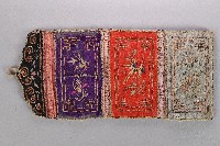 回字紋彩繡紫紅白三夾層荷包藏品圖，第2張