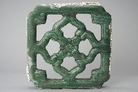 鏤空綠釉四瓣花瓷製花磚藏品圖，第2張