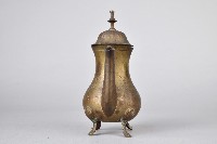 銅合金製刻花四足酒壺藏品圖，第4張