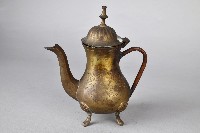 銅合金製刻花四足酒壺藏品圖，第5張