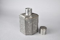 陰刻開光花卉紋六方錫茶葉罐藏品圖，第3張