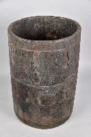 浮雕人面幾何紋穀桶藏品圖，第1張