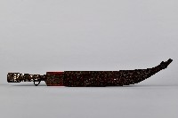 鏤雕鑲嵌金屬貝母佩刀藏品圖，第2張