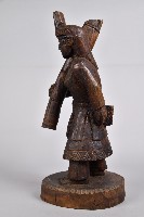 婦女挑竹筒水木雕人像藏品圖，第3張