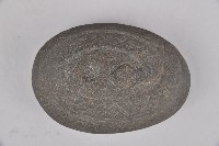 浮雕百步蛇卵形石刻藏品圖，第1張