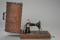 LEAD牌手搖式縫紉機藏品圖，第2張