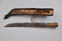 浮雕人像百步蛇紋佩刀藏品圖，第2張