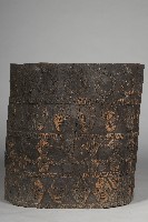 浮雕人面人像無底木製穀桶藏品圖，第2張