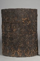 浮雕人面人像無底木製穀桶藏品圖，第4張