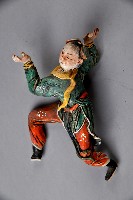 綠衣紅褲弓箭步童子像交趾陶藏品圖，第2張