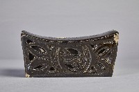 鏤雕葉紋雙一字陶枕藏品圖，第1張