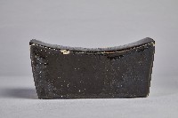 鏤雕葉紋雙一字陶枕藏品圖，第3張