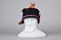 黑底花草刺繡童帽藏品圖，第1張