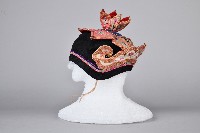 黑底花草刺繡童帽藏品圖，第3張