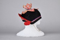 黑底花草刺繡童帽藏品圖，第4張