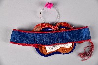 青底花草刺繡童帽藏品圖，第2張