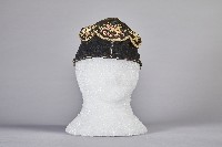 雙鶴刺繡黑絨布帽藏品圖，第1張