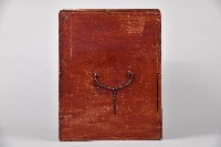 桌上型紅褐色木製三層櫃藏品圖，第3張