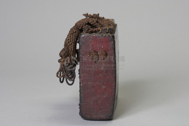 浮雕人面紋祈禱箱藏品圖，第3張