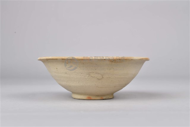 素燒灰白陶碗藏品圖，第2張