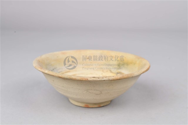 素燒灰白陶碗藏品圖，第1張