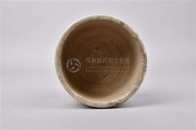 白釉歛口三足爐藏品圖，第3張