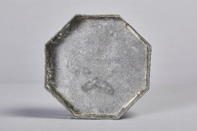 錫合金製八角雙層粉餅盒-中層藏品圖，第2張