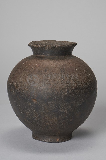 寬腹素面陶壺藏品圖，第4張