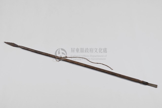 浮雕幾何人面紋長槍藏品圖，第2張