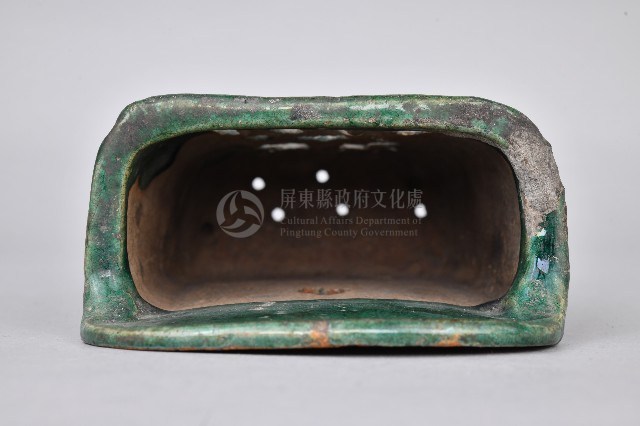 陶製紅胎綠釉鏤雕箸籠藏品圖，第4張
