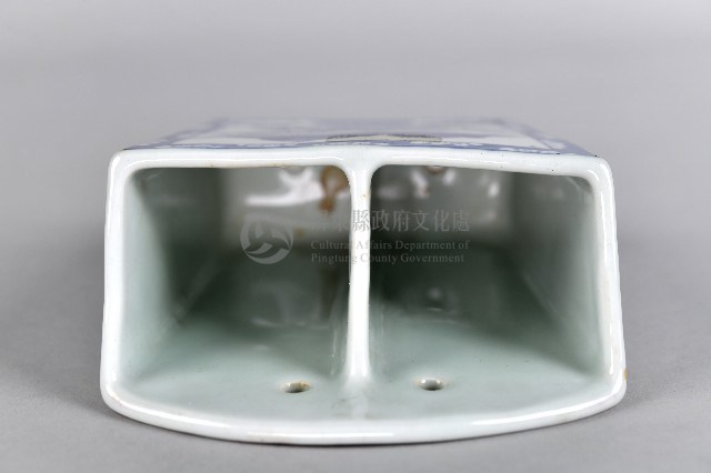 青花繪村景雙槽瓷箸籠藏品圖，第5張