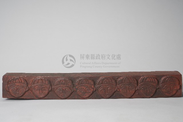 浮雕人面木製雙人枕藏品圖，第1張