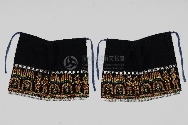 黑絨布女性服飾-護腳布藏品圖，第1張