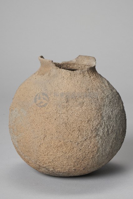 無圈足寬腹陶壺藏品圖，第1張