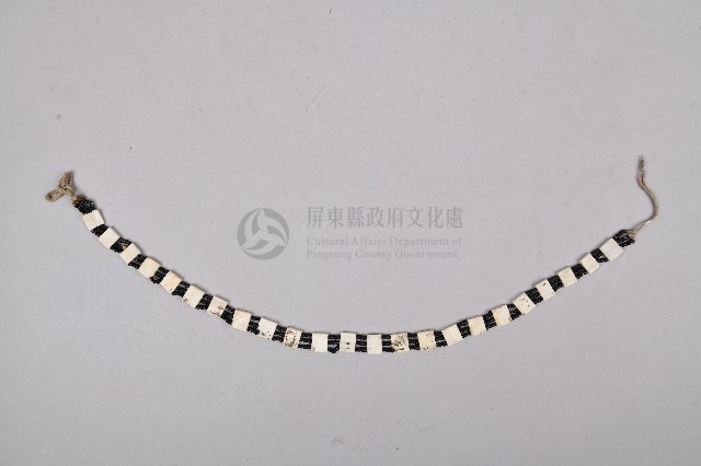 黑色琉璃珠飾藏品圖，第1張