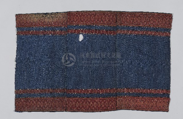 藍底紅紋夾織布藏品圖，第1張
