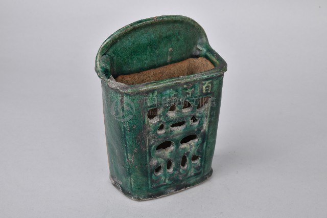 陶製紅胎綠釉鏤雕箸籠藏品圖，第1張